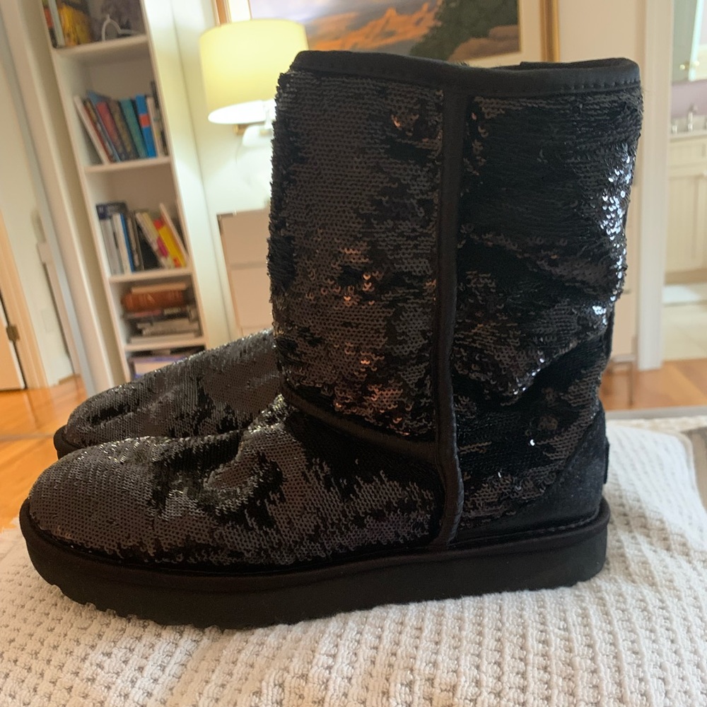 Classic Ugg Short Boot black sparkle!